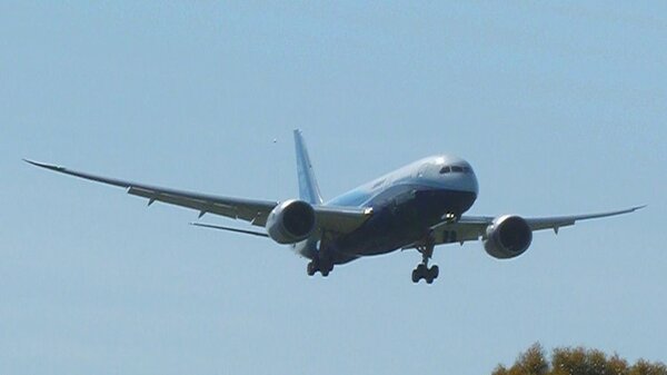 Boeing787Dreamliner1N787BAYMML17112011.jpg_thumb.db9e6aedf4258e5eb0d5a7ae23c78039.jpg