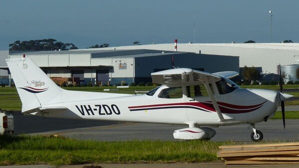 Cessna172SSkyhawkSPVH-ZDOYMMB20110611.jpg_thumb.7b87f883107598e0fa801a2d2add4610.jpg