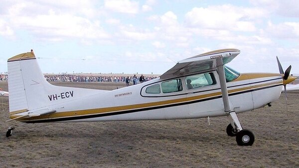 Cessna185SkywagonVH-ECVYMAV25-03-2007.jpg_thumb.157c68905381bf8c4e6813084929a63c.jpg
