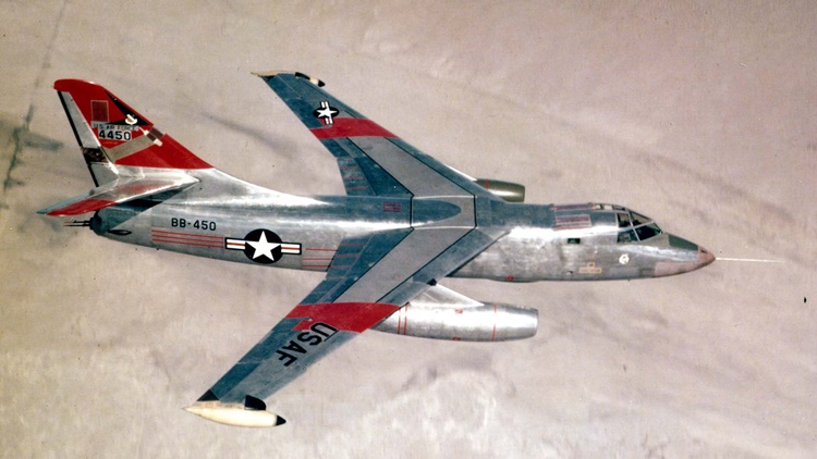 Douglas B-66 Destroyer - Military - Recreational Flying